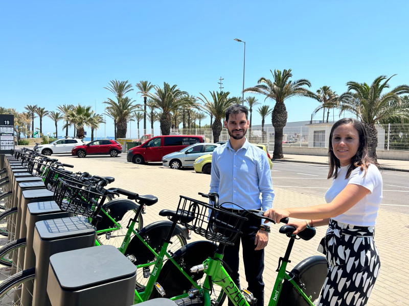 El concejal de Movilidad y la teniente alcalde del Grao en el Grao