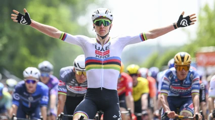 Victoria y liderato para Pogacar en la primera etapa del Dauphine.